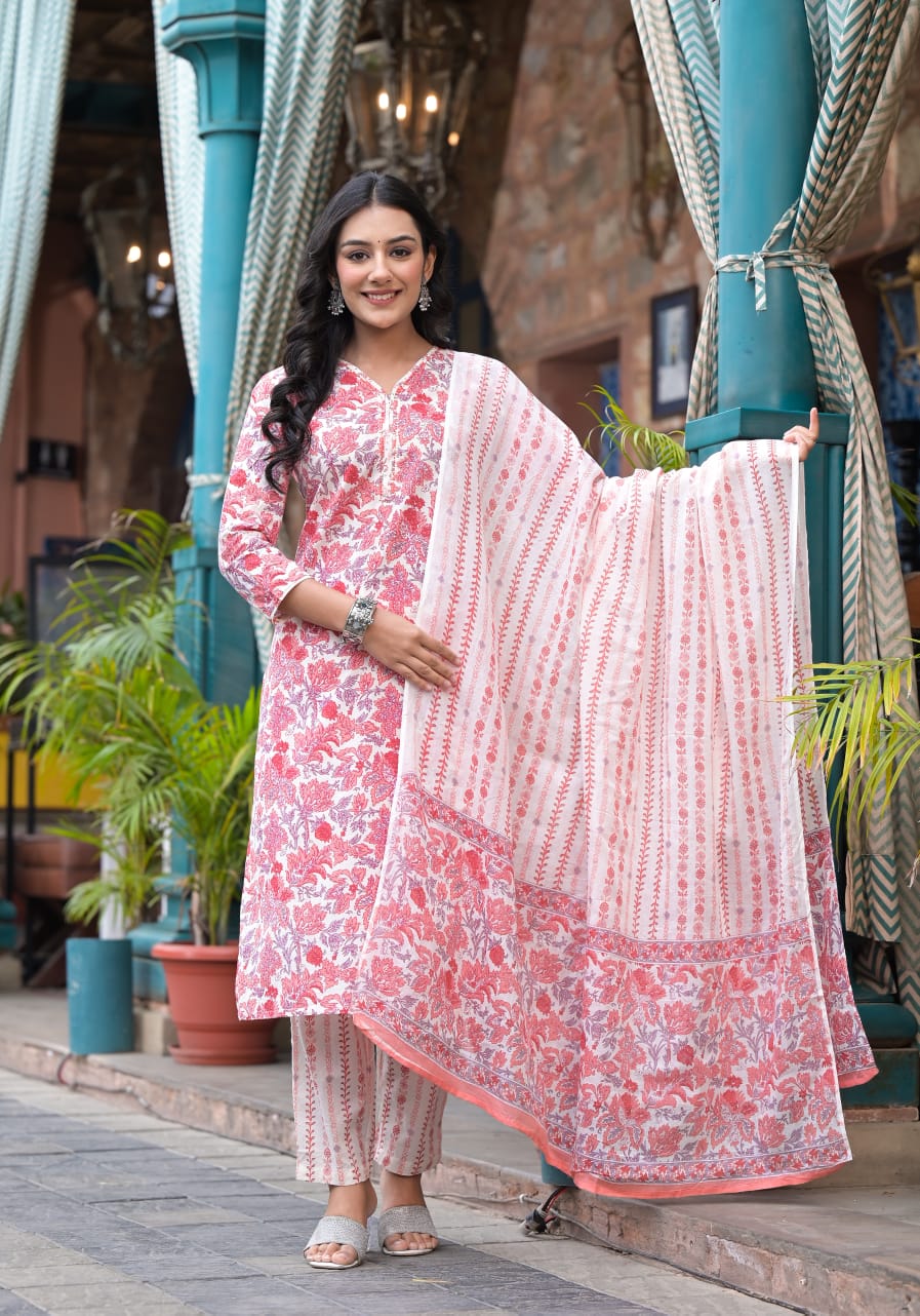 Off white kurta set with dupatta