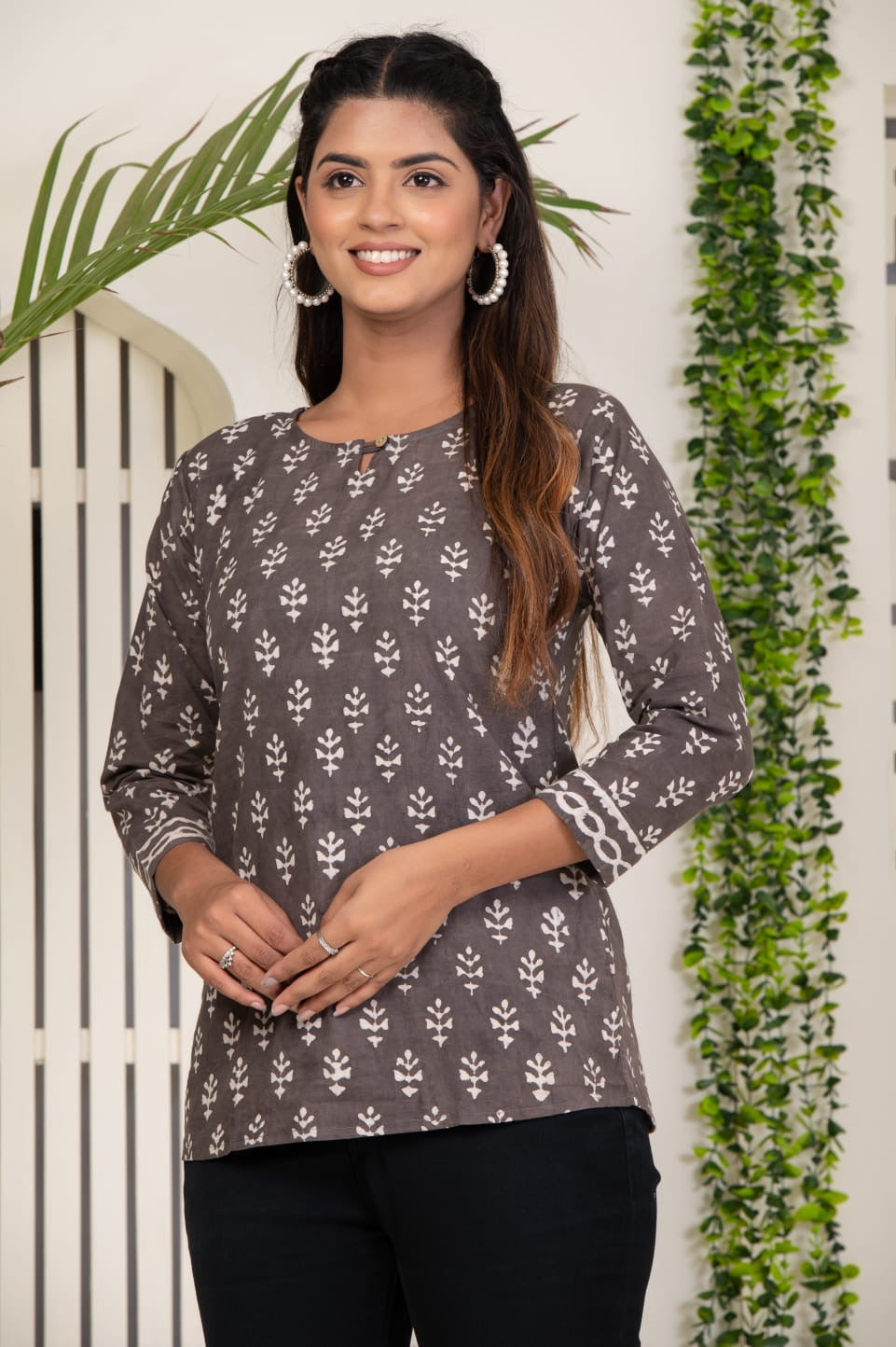 Grey Hand Block TOP