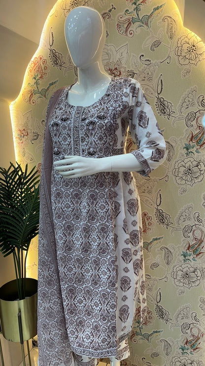 Off white Straight kurta set with dupatta