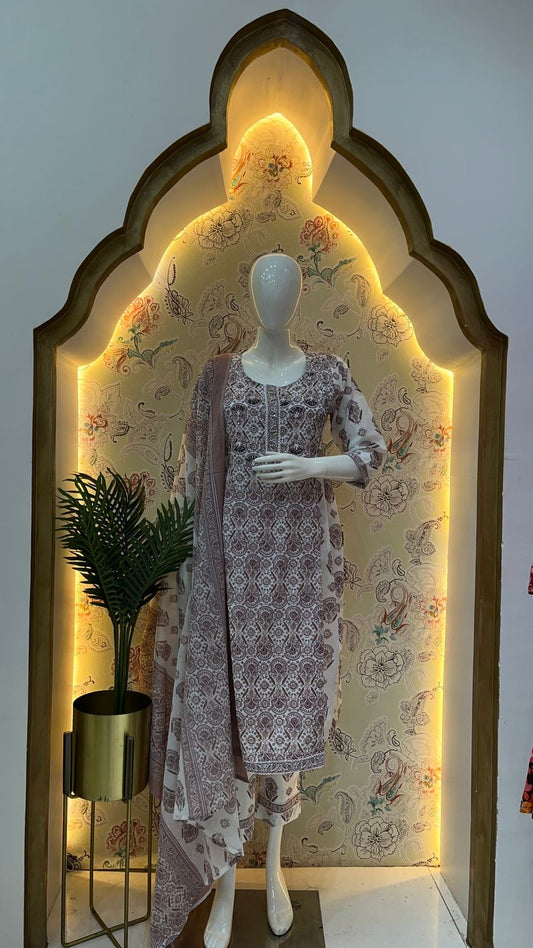 Off white Straight kurta set with dupatta