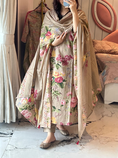 Women’s beige Aline Floral Print Cotton Kurta set with Dupatta (38 to 52)|VGANG