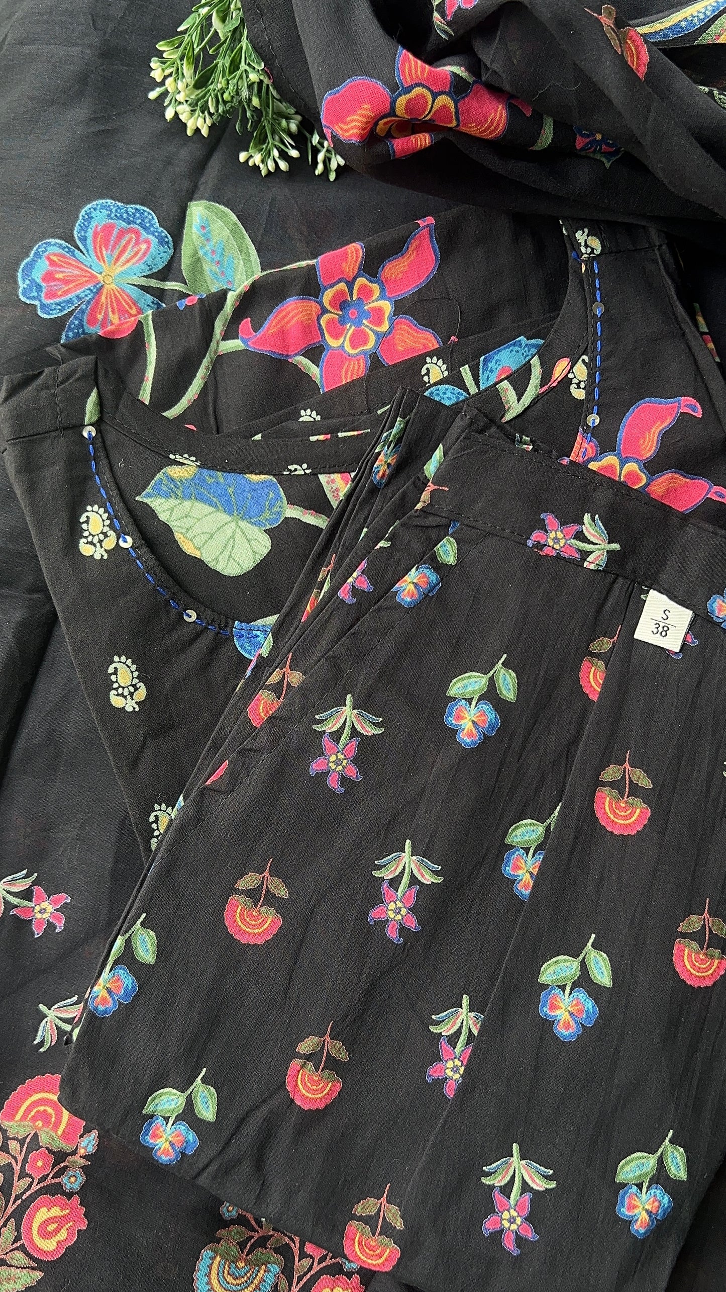 Women’s Black Floral Print Aline Cotton Kurta set with Dupatta (38 to 46)| VGANG