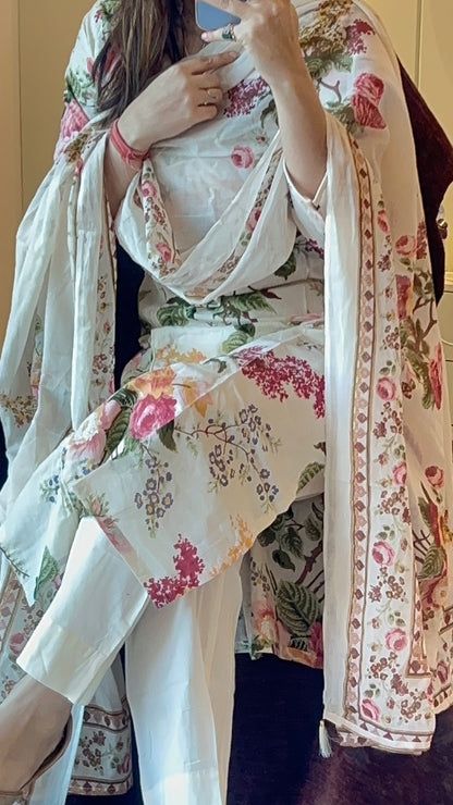 Women’s Off-White Cotton Kurta Set with Dupatta (38 to 52) | VGANG