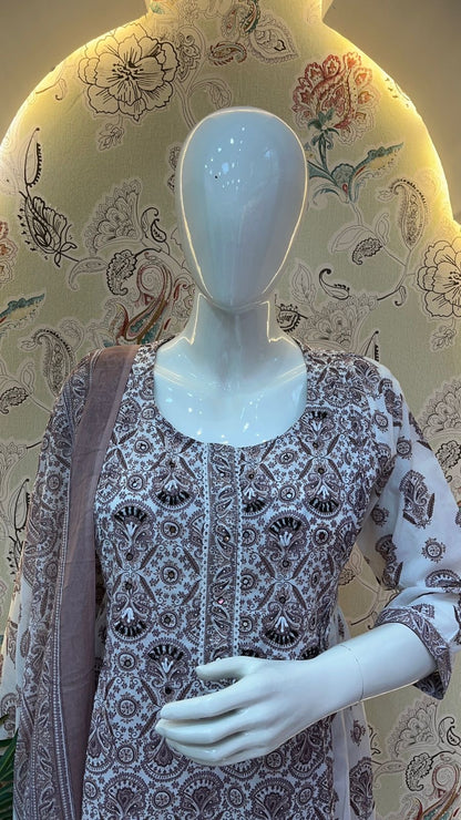 Off white Straight kurta set with dupatta