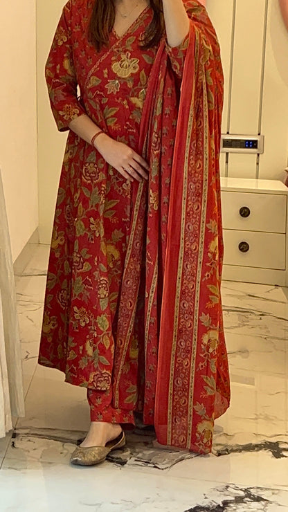 vgang women Red Cotton Anarkali Kurta set with Dupatta (38 to 44)