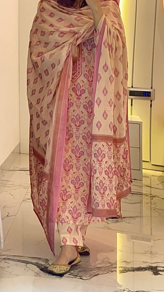 Pure premium Peach Cotton kurta set with Dupatta (38 to 50)