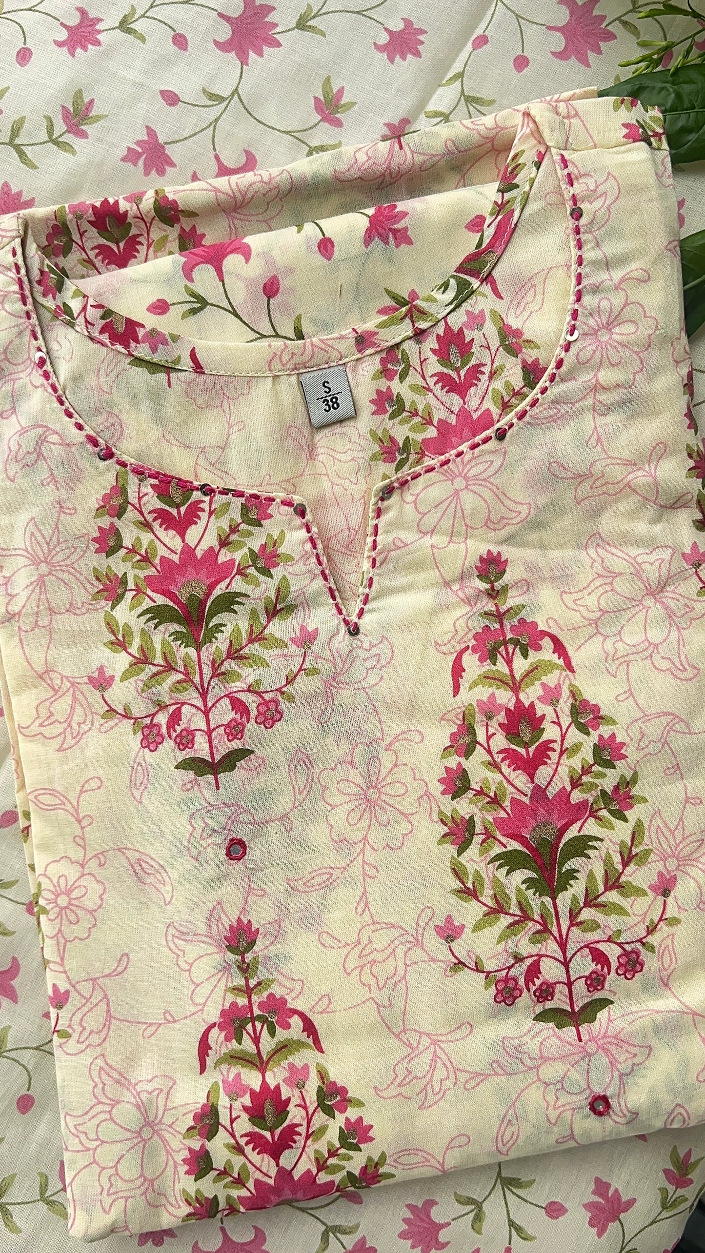 Women Cream Butti Print Cotton kurta Set with Dupatta (38 to 52)