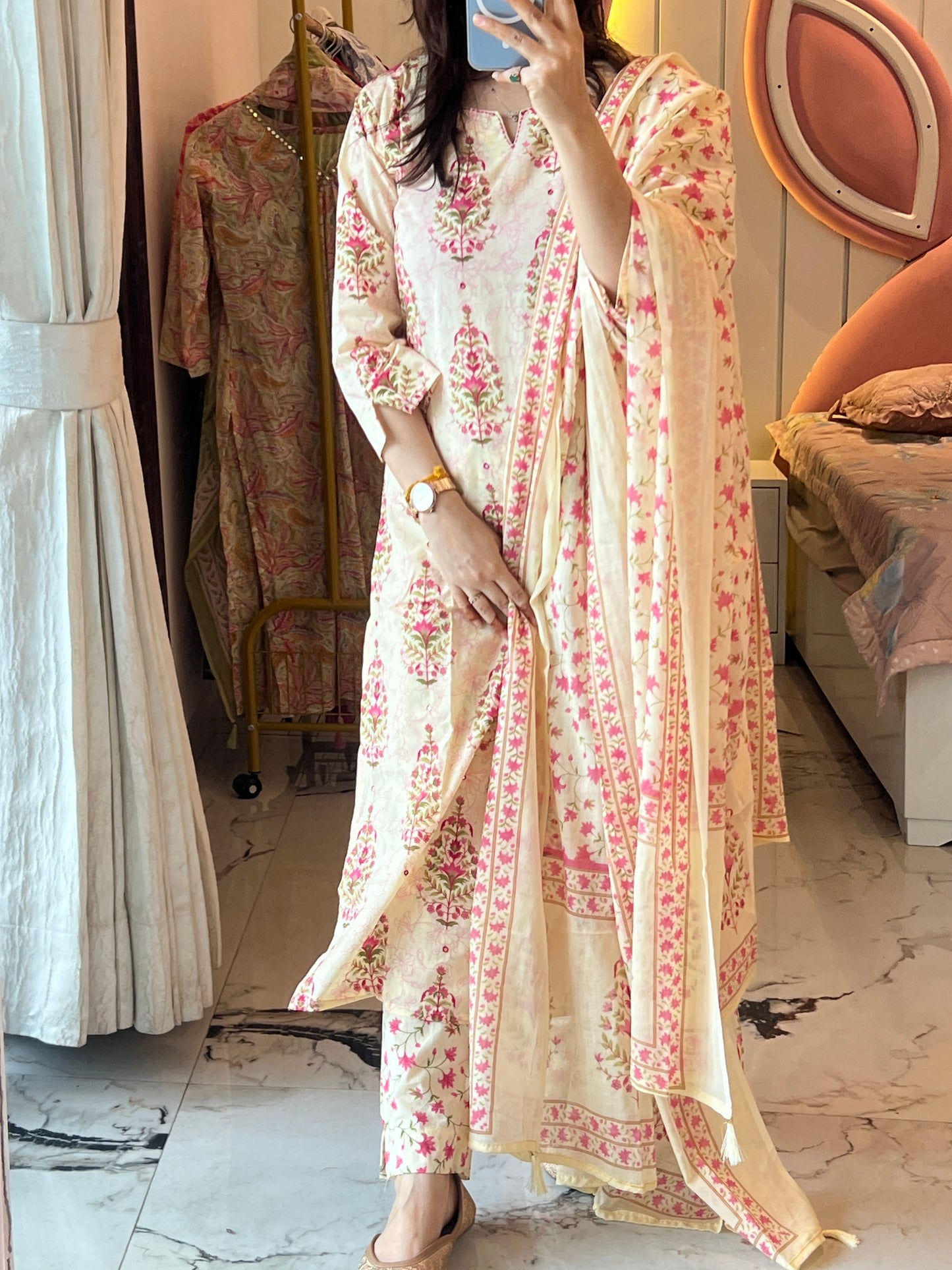 Women Cream Butti Print Cotton kurta Set with Dupatta (38 to 52)