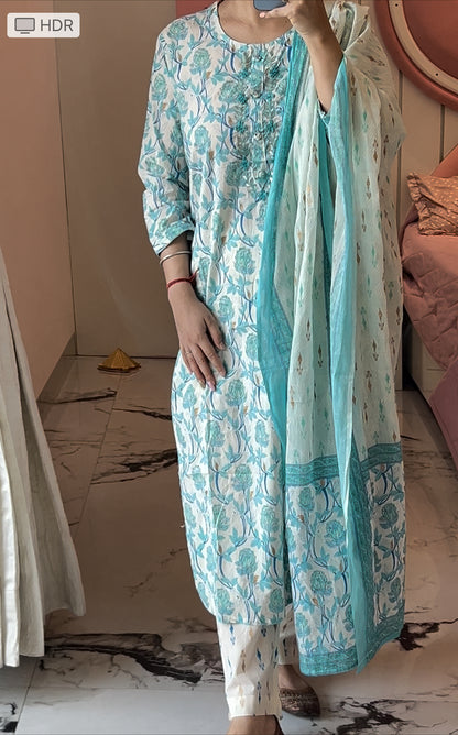 Off white kurta set with dupatta