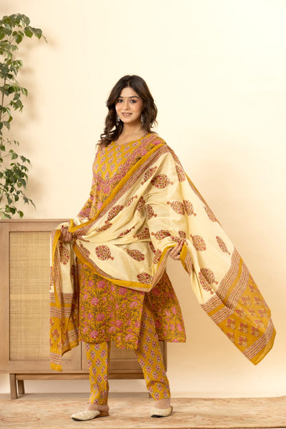 Mustard yellow kurta set with Duppta